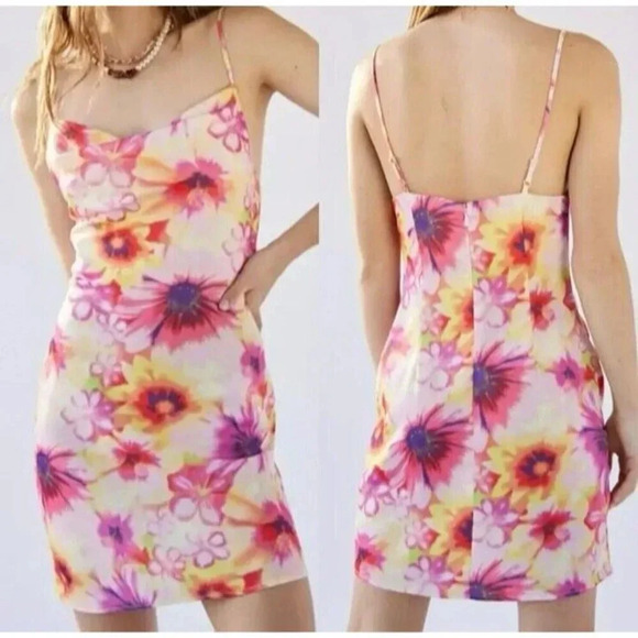 URBAN OUTFITTERS LARGE MALLORY MINI DRESS PINK FLORAL SATIN BARBIE CORE‎ Y2K - Picture 1 of 9